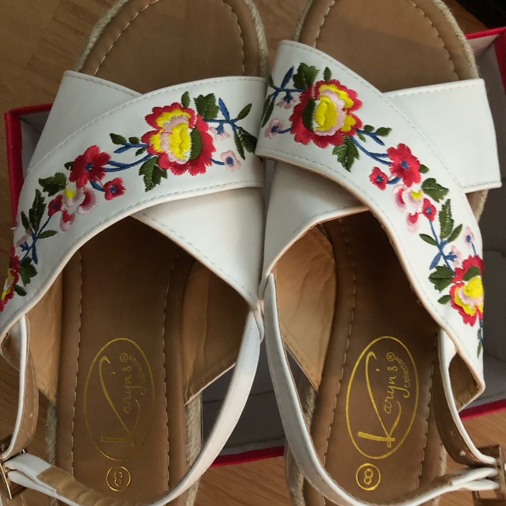 White Floral Embroidered Women's Sandals